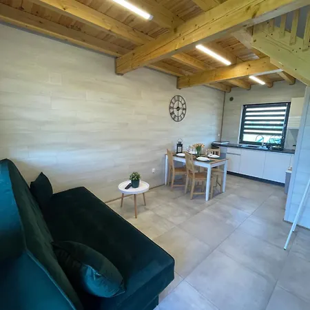 Dom wakacyjny K&j Letniskowe *